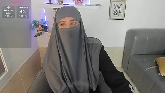 salma_arabicc — get on doggy and rub with the clothes on