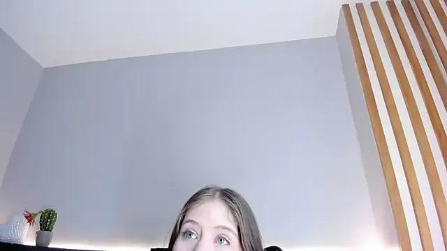 sara__jones_gh on StripChat 