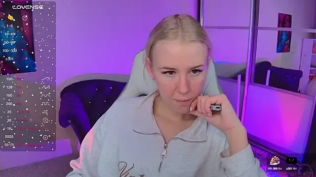 Selenatrend on StripChat 