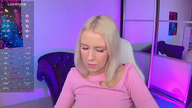 Selenatrend on StripChat 