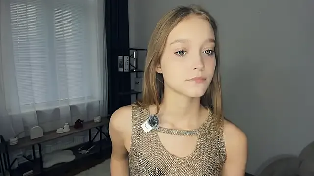 SerrenaAa on StripChat 