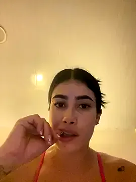 Sweet_and_caramel on StripChat 