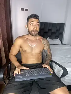 Sweet_and_caramel on StripChat 