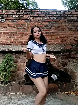 sweet_outdoor_charm on StripChat 