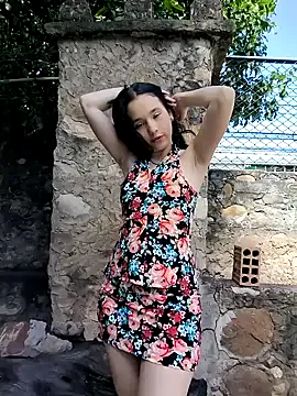 sweet_outdoor_charm on StripChat 