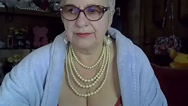 SweetCherry27 on StripChat 