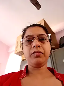 thanusi_2 — Private on StripChat