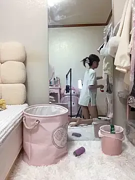 zaizaiNono on StripChat 