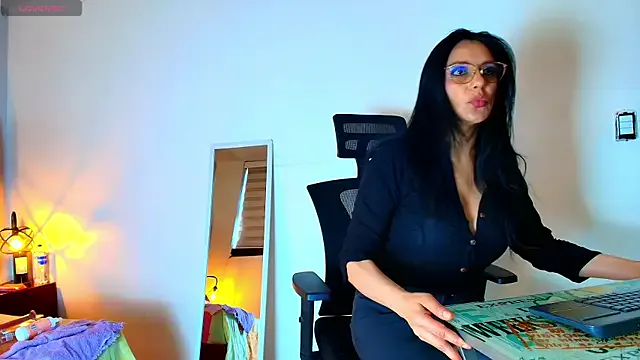 Zuzana21 on StripChat 